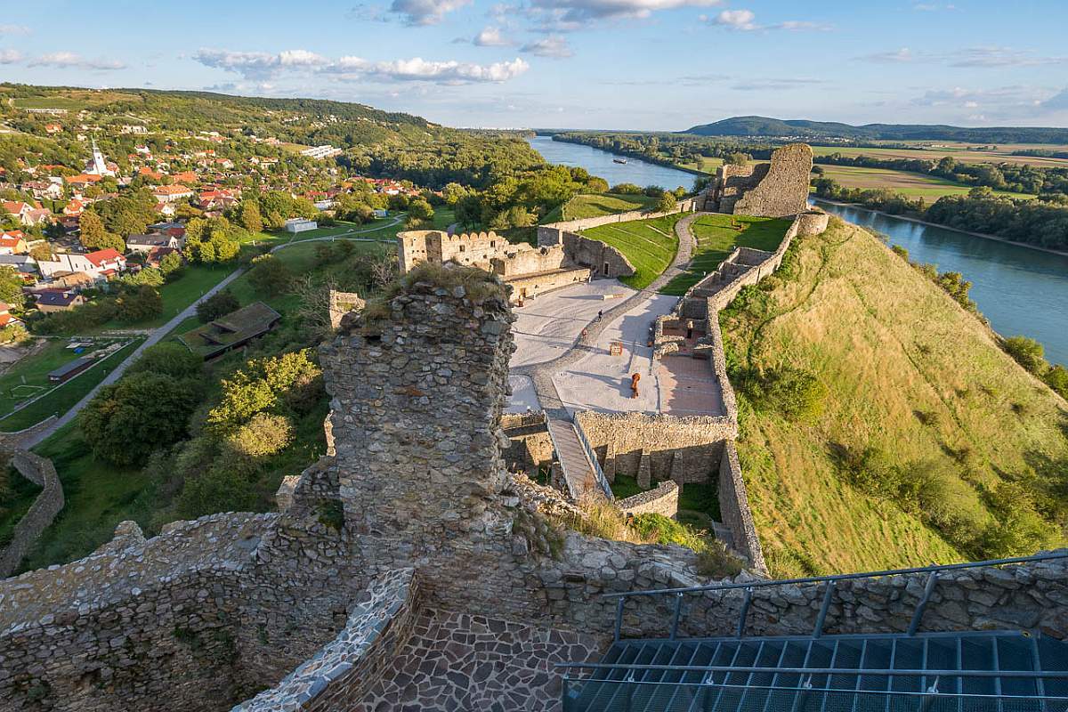 Devin Castle