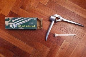 "Made in Czechoslovakia" - was also this garlic press